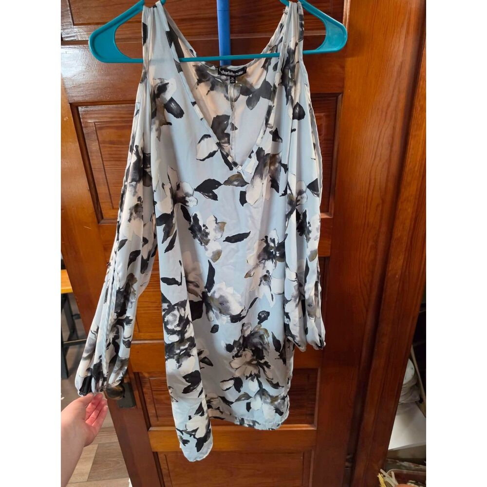 Charlotte Russe Plus 1X Floral Cold Shoulder Dress Open Sleeve V Neck USA